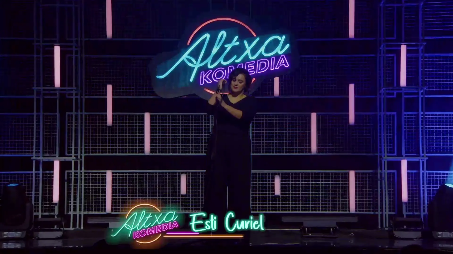 7. Esti Curiel