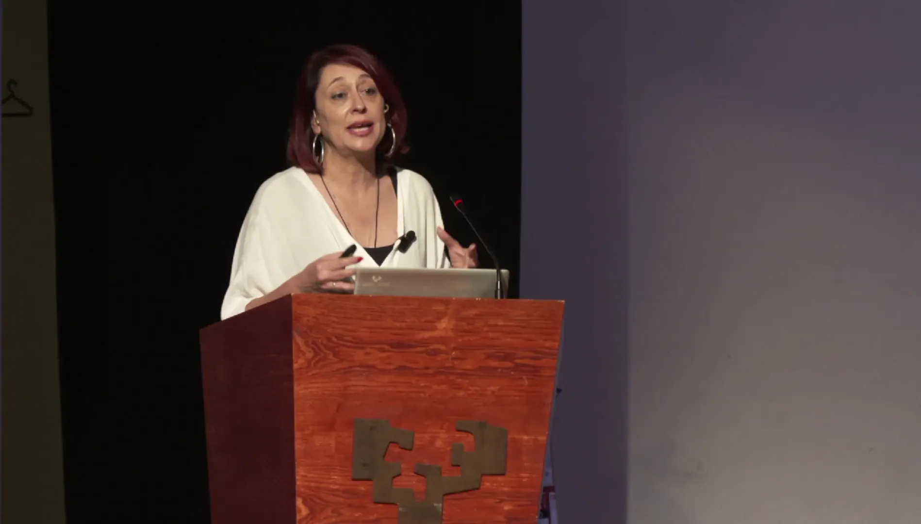 Canibalismo humano en la prehistoria: entre la supervivencia, la locura, el amor y el odio -  Palmira Saladié