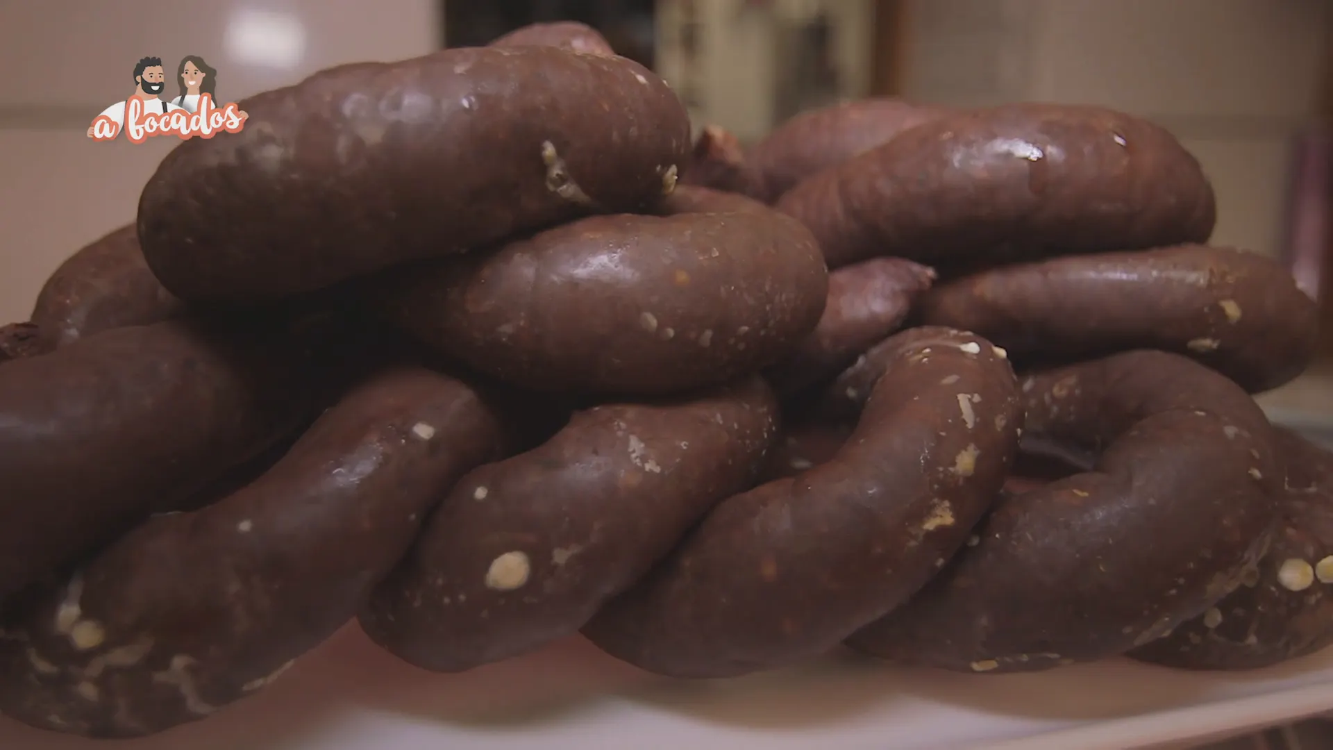 Croquetas de morcilla con manzana y piñones