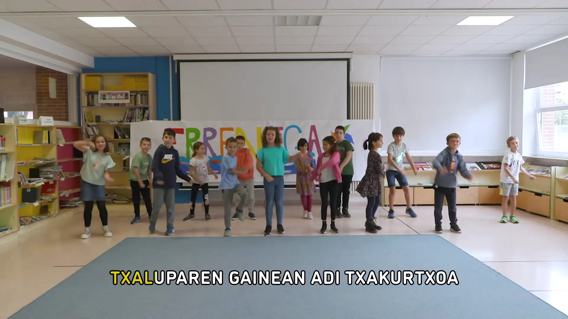 9. Txaluparen gainean