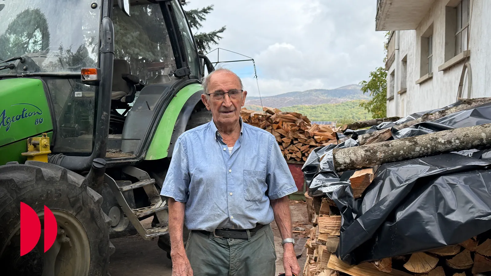 Juan Andres Aristizabal, 95 urteko egurketaria: "Goizak argitu esperoan egoten naiz lanean hasteko"