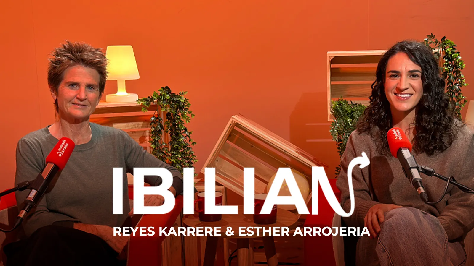 Eskubaloia: Reyes Karrere eta Esther Arrojeria