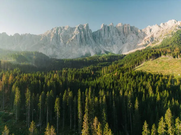 Dolomitas , Luxemburgo y  Zerzura en Aventureros 
