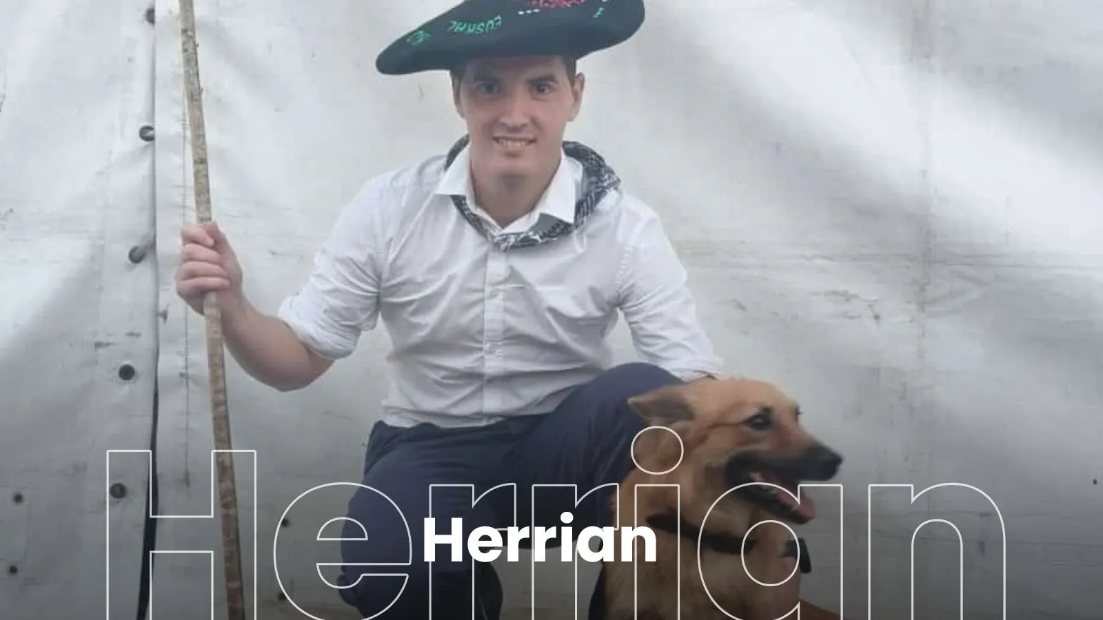 Oihan Basterra de Goiuri-Gujuli txapeldun del concurso de Euskal Herria de perro de pastor vasco