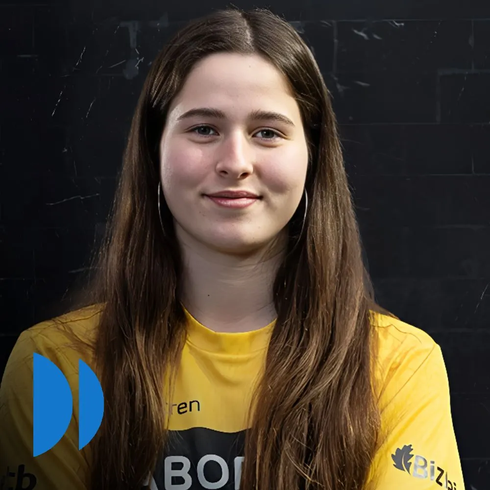 Frida Watkins: “Hemos abierto la cesta a las chicas y nos hace mucha ilusión ver el frontón lleno”