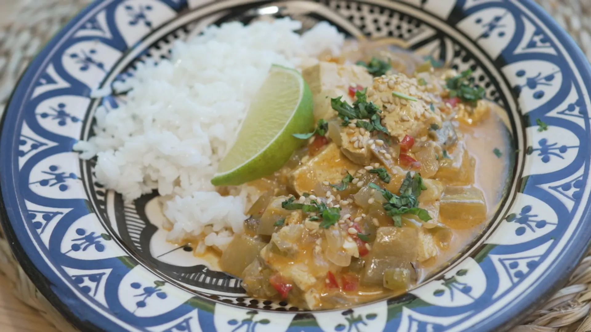 Alberjinia curry gorriarekin